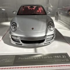 Porsche 911 Turbo (997.2) 1:18
