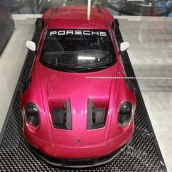 Porsche 911 (992.1) GT3 RS 1:18 Pink Momo