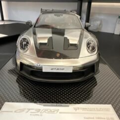Porsche 911 (992.1) GT3 RS 1:18 Silver with Black