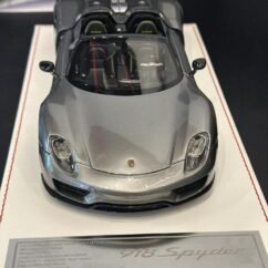 Porsche 918 Spyder 1:18 Silver