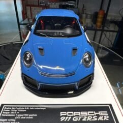 Porsche 911 gt2rs mr (neptune blue) 1:18