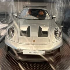 Porsche GT3 RS  (Tungsten Steel Silver) 1:18