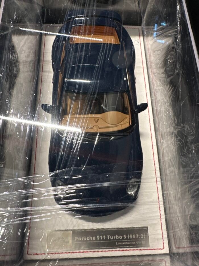 Porsche 911 Turbo S (997.2) 1:18 Dark Blue