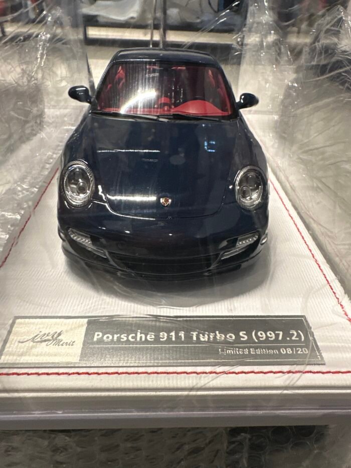Porsche 911 Turbo S (997.2) 1:18 Dark Blue