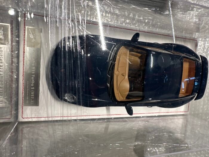 Porsche 911 Turbo S (997.2) 1:18 Dark Blue