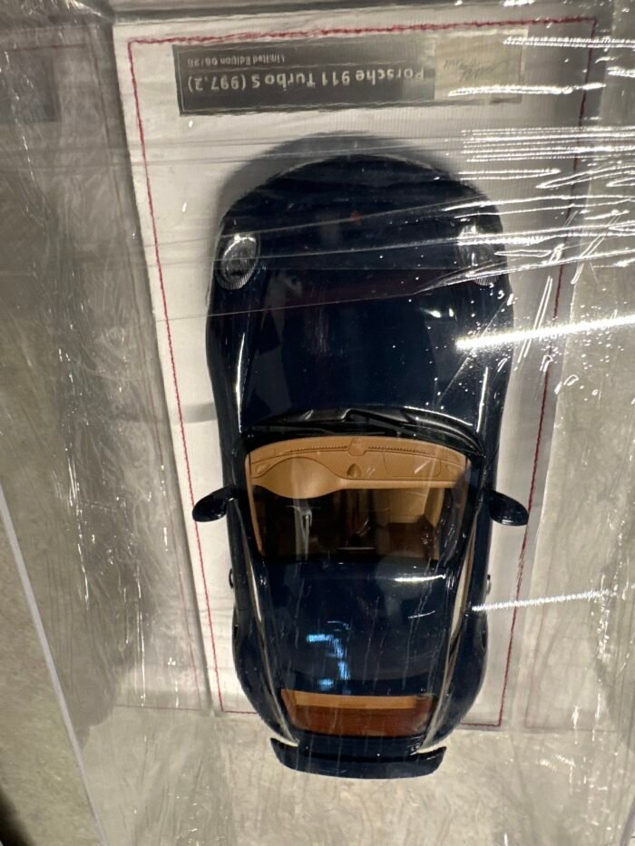 Porsche 911 Turbo S (997.2) 1:18 Dark Blue - Image 2