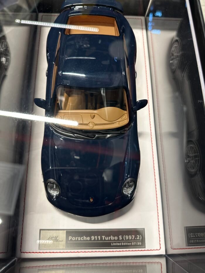 Porsche 911 Turbo S (997.2) Dark Blue 1:18 - Image 2