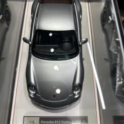 Porsche 911 Turbo S (997.2) 1:18 Silver