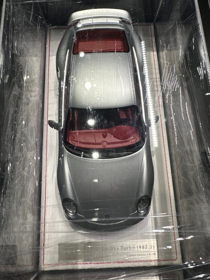 Porsche 911 Turbo (997.2) 1:18 Silver