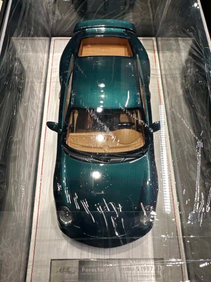 Porsche 911 Turbo S (997.2) Dark Green