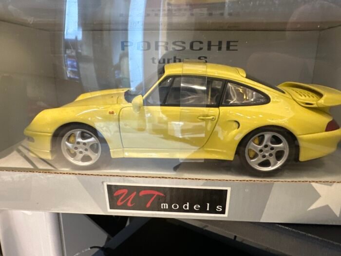 Porsche Turbo S 1:18 Yellow