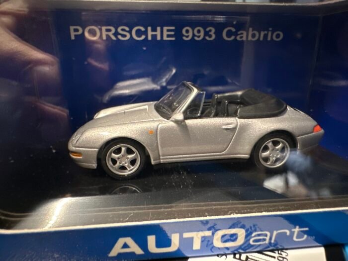 Porsche 993 Cabrio 1:64 silver