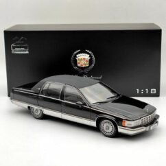 Dealer Edition Cadillac Fleetwood Brougham 1992-1994 Diecast Edition 1:18