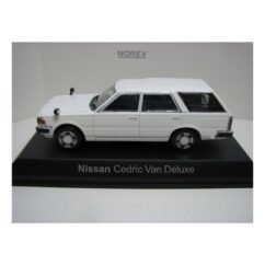 Nissan Cedric Van Deluxe(White) 1:43