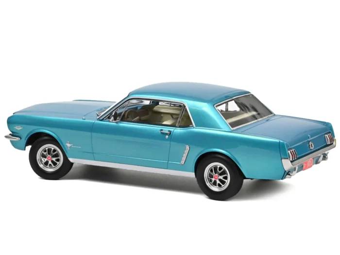 Ford Mustang Hardtop Coupe 1965 Turquoise Metallic 1:18 - Image 2