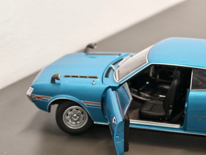 7878 Toyota Celica1600 GT TA22 Blue 1:18 - Image 8