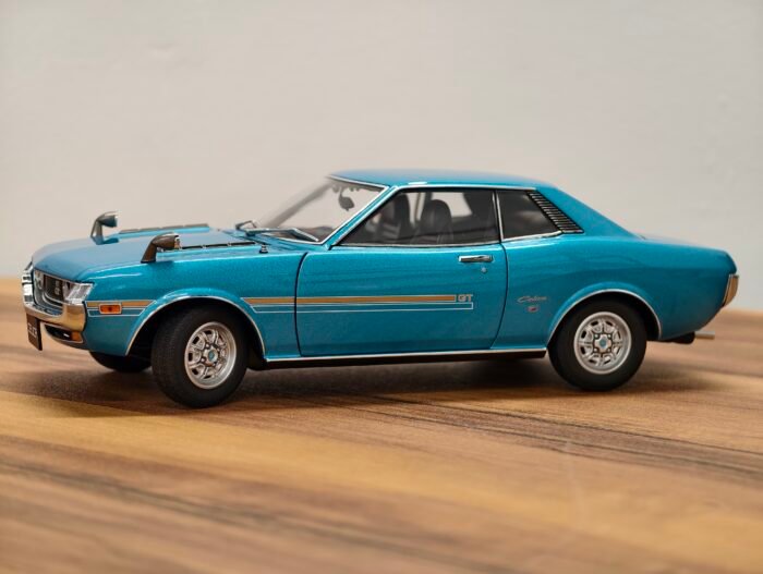7878 Toyota Celica1600 GT TA22 Blue 1:18 - Image 3
