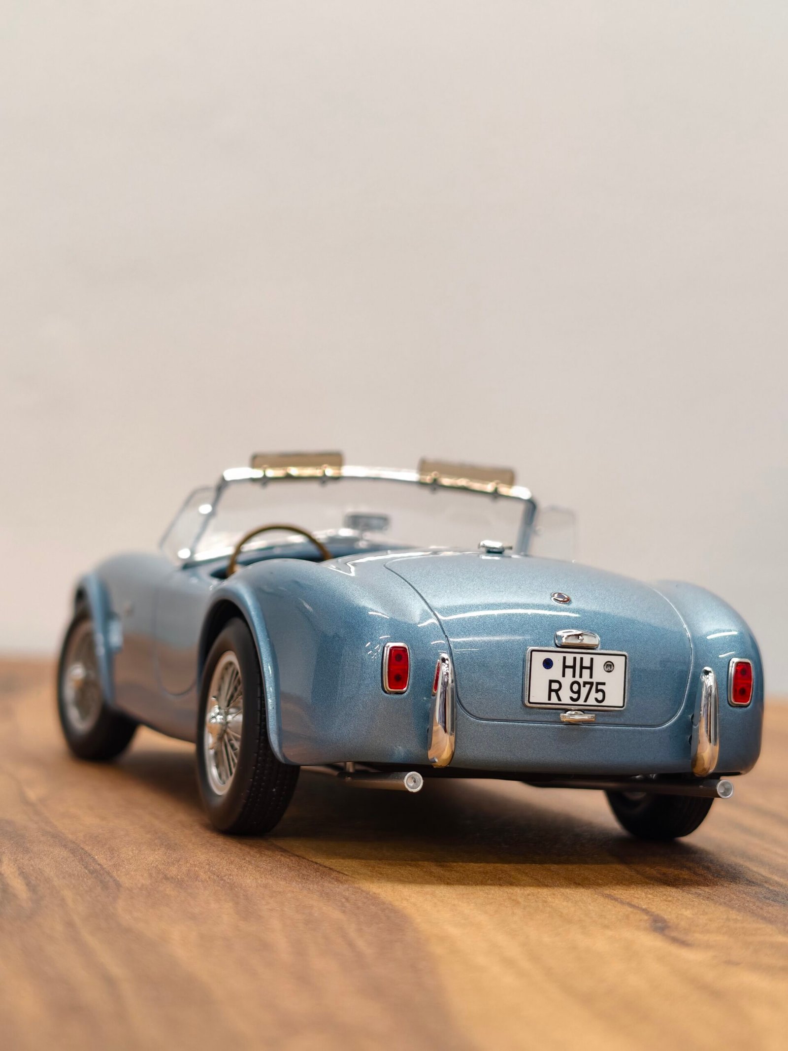 Shelby AC Cobra 289 Blue Metallic 1:18 - Image 3