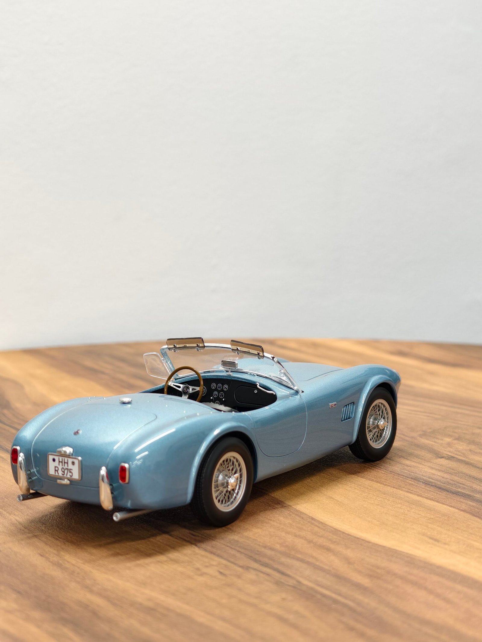 Shelby AC Cobra 289 Blue Metallic 1:18 - Image 6