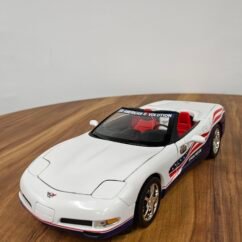 An American Revolution Corvette 1:18 White