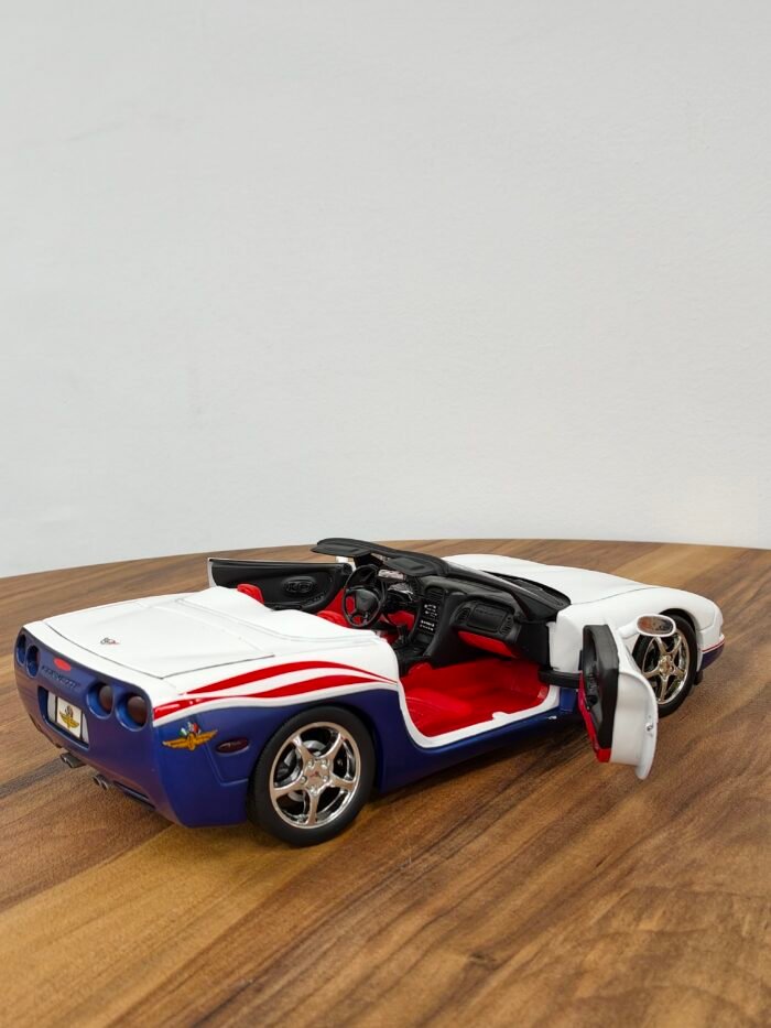 An American Revolution Corvette 1:18 White - Image 4