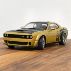 Dodge Challenger R/T Scat Pack Wideboy 1:18 Golden Yellow