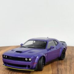 Dodge Challenger R/T Scat Pack Wideboy 1:18 Purple