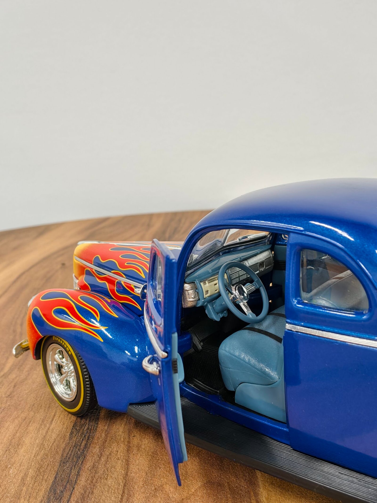 1940 Ford Street Rod 1:18 Blue - Image 4