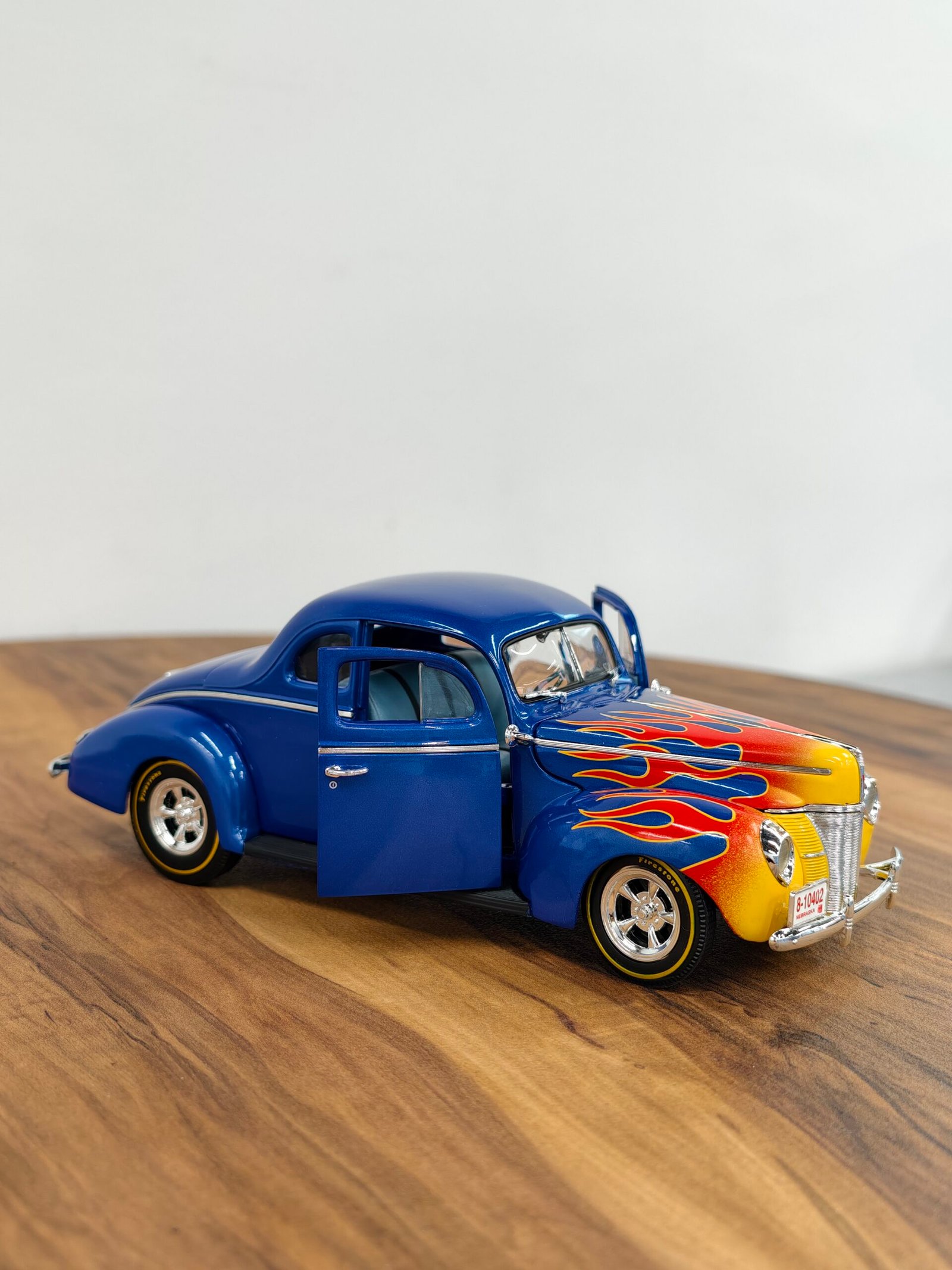 1940 Ford Street Rod 1:18 Blue - Image 6