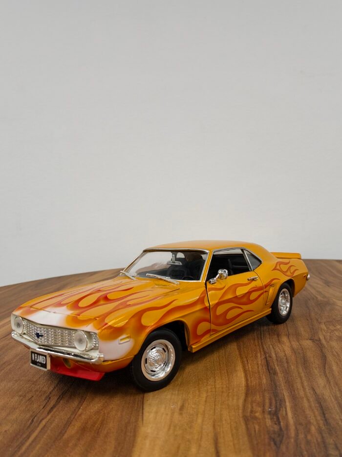 1969 Chevy Camaro 1:18 Orange