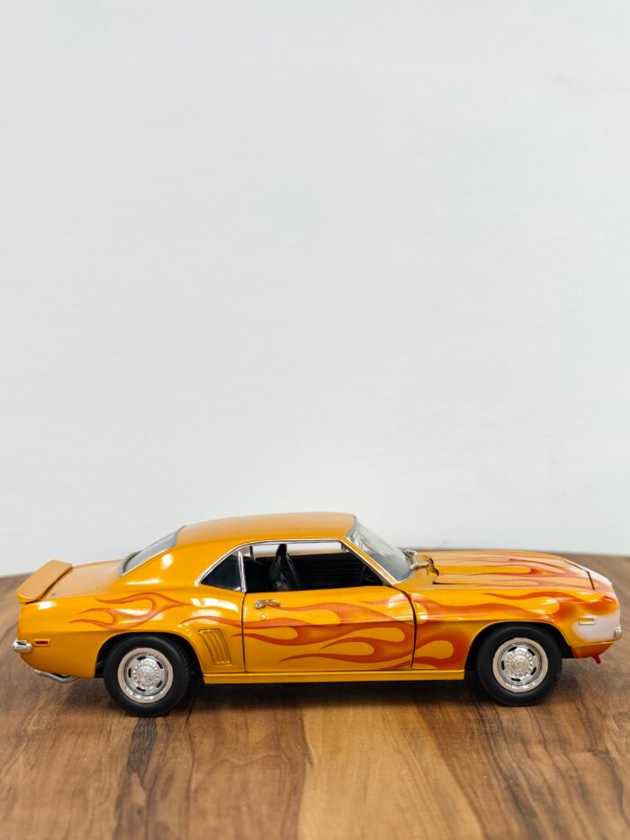 1969 Chevy Camaro 1:18 Orange - Image 7
