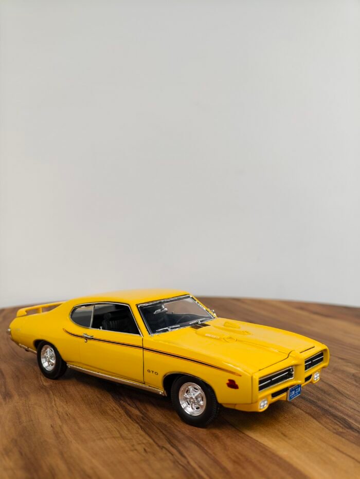 1969 Pontiac Gto Judge 1:18 Yellow - Image 2