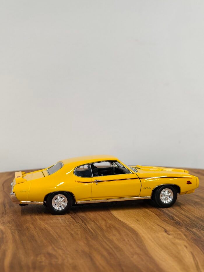 1969 Pontiac Gto Judge 1:18 Yellow - Image 3