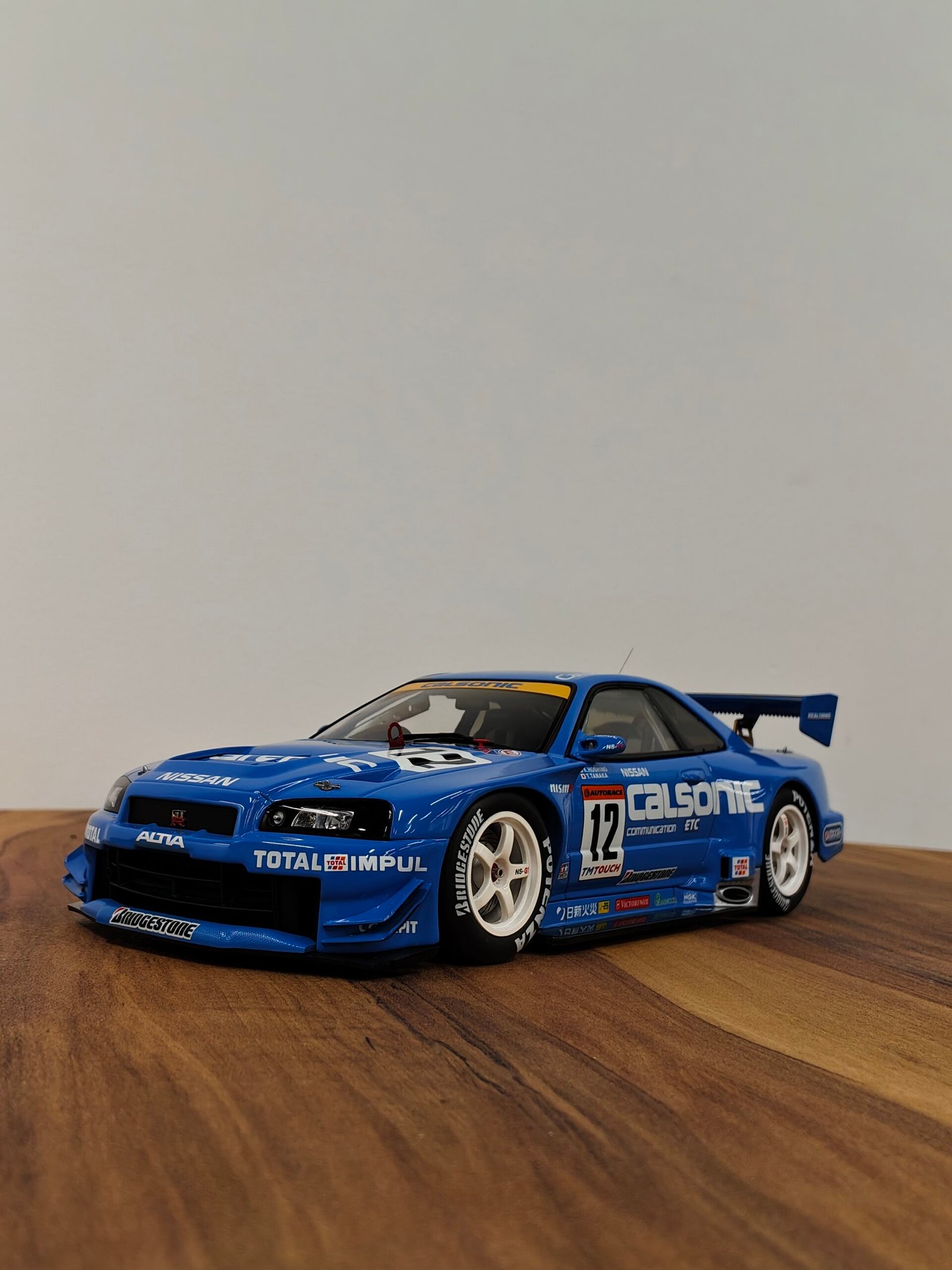 Nissan JTC 2002 Calsonic Skyline 1:18 Blue - Image 5