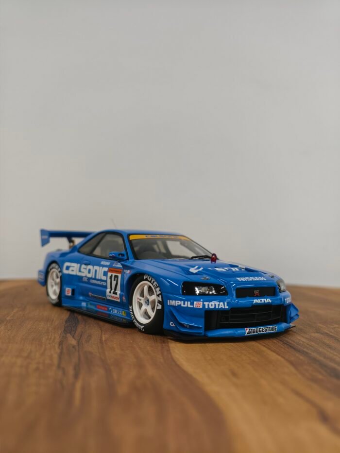 Nissan JTC 2002 Calsonic Skyline 1:18 Blue - Image 2