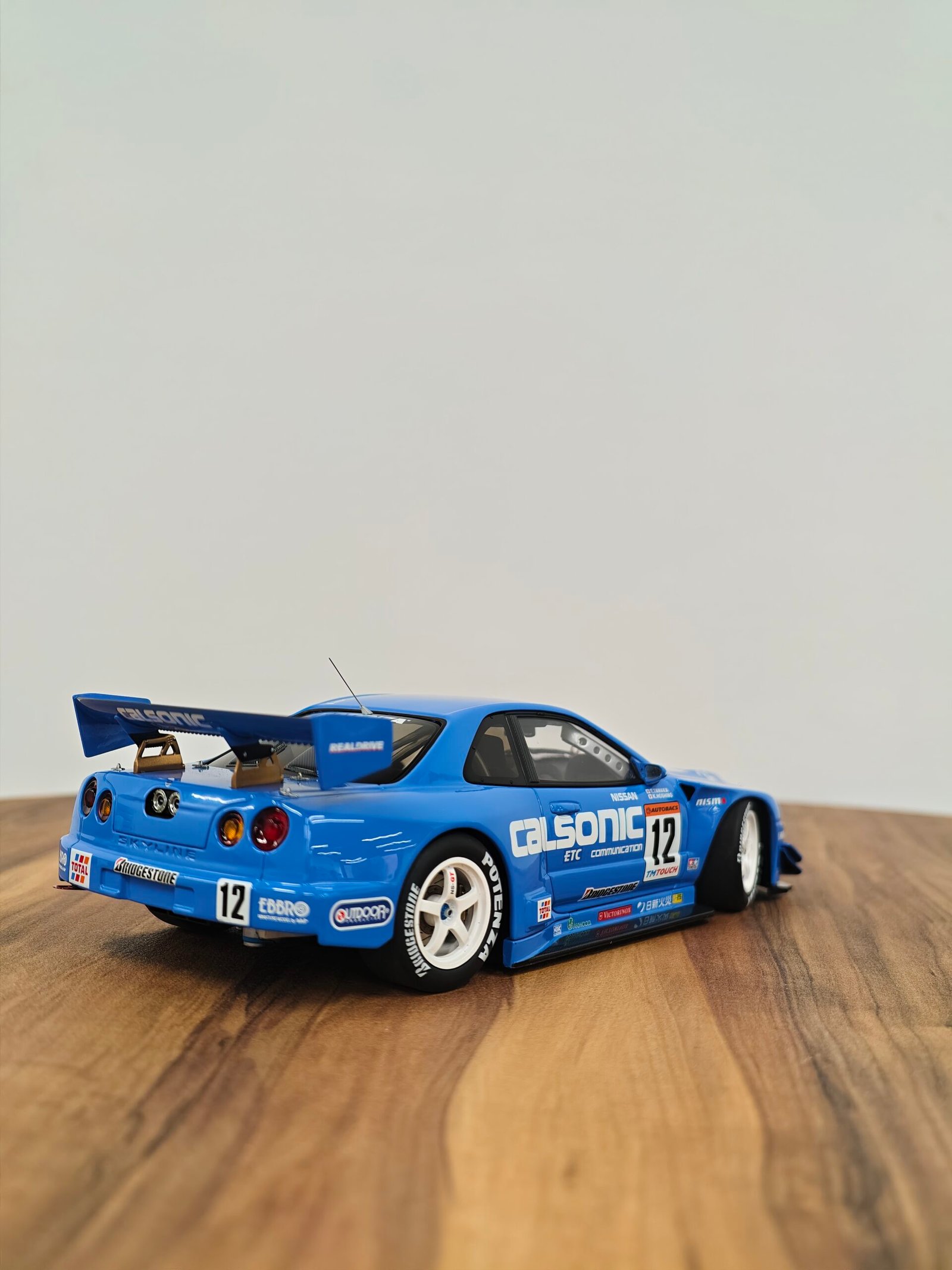Nissan JTC 2002 Calsonic Skyline 1:18 Blue - Image 8