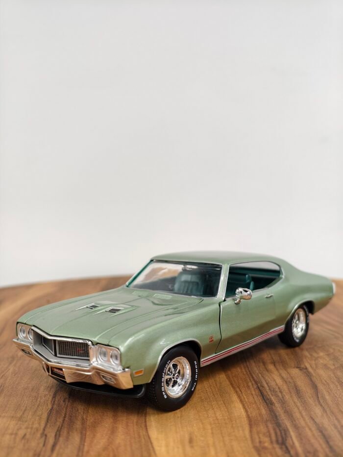 1970 Buick Gs 455 Muscle Car & Corvette 1:18 Green