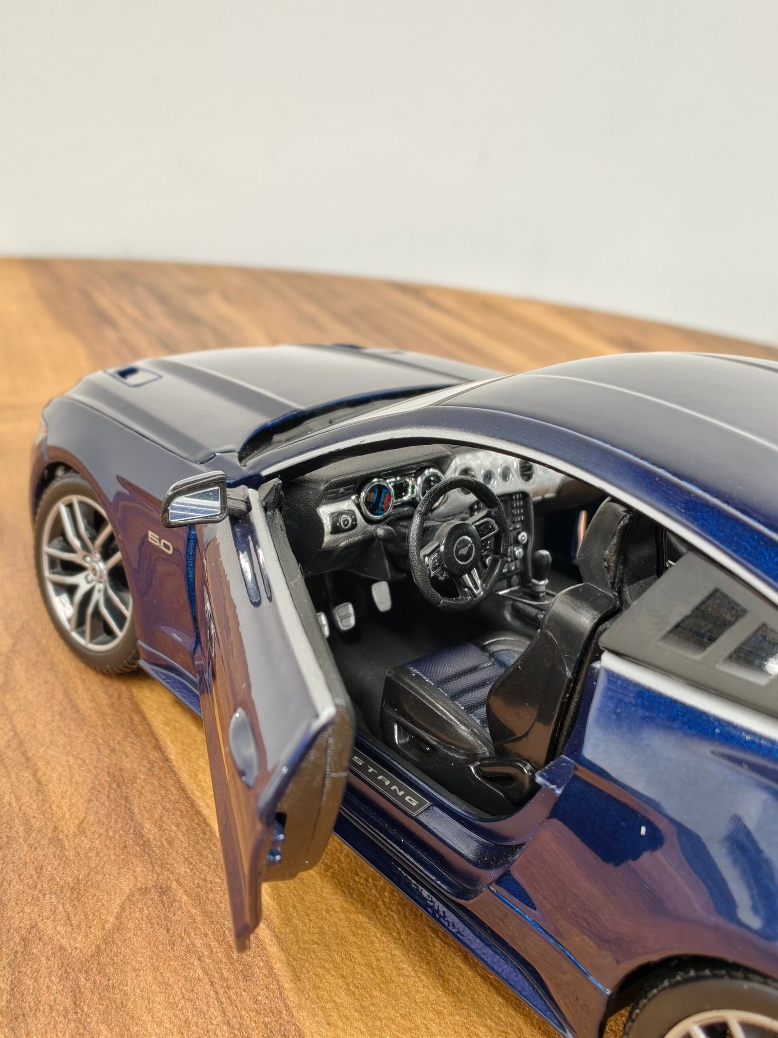 Ford Mustang GT 2015 1:18 Blue - Image 4