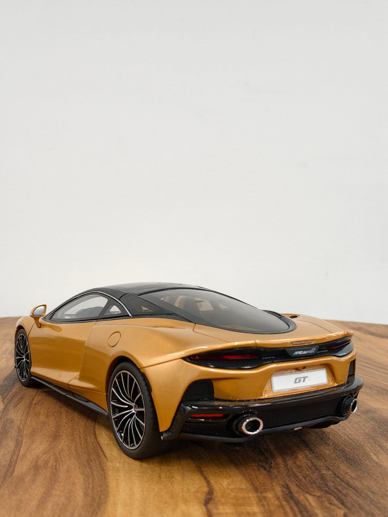 McLaren GT 299 Burnished Copper 1:18 Gold - Image 8