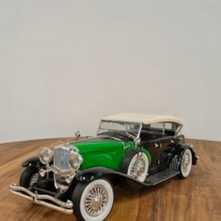 1934 Duesenberg 1:18 Black & Green