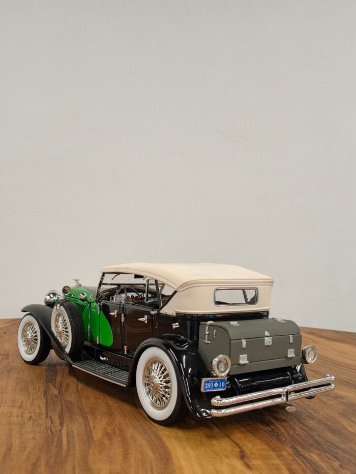 1934 Duesenberg 1:18 Black & Green - Image 5