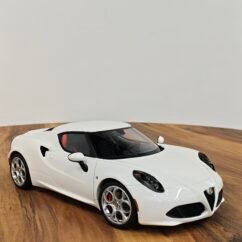 Alfa Romeo 4C Hardtop 1:18 Gloss White