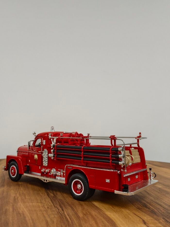 1958 SEAGRAVE MODEL 750 Red 1:24 - Image 5