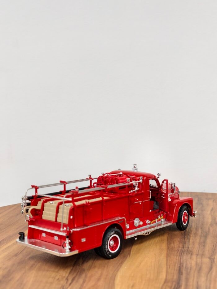 1958 SEAGRAVE MODEL 750 Red 1:24 - Image 2