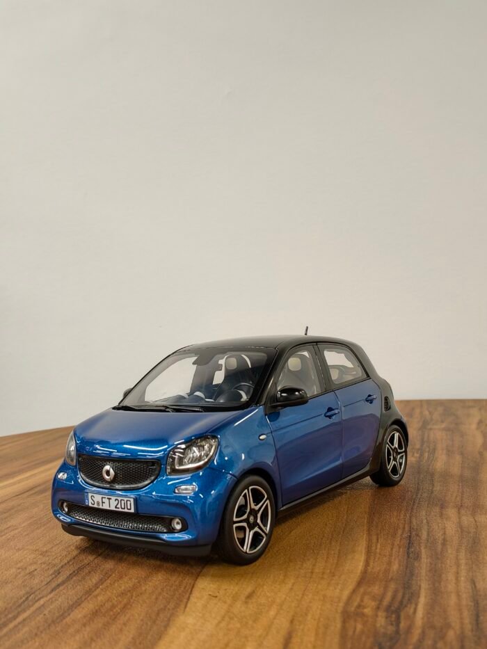 Smart Forfour 2015 Black & Blue 1:18