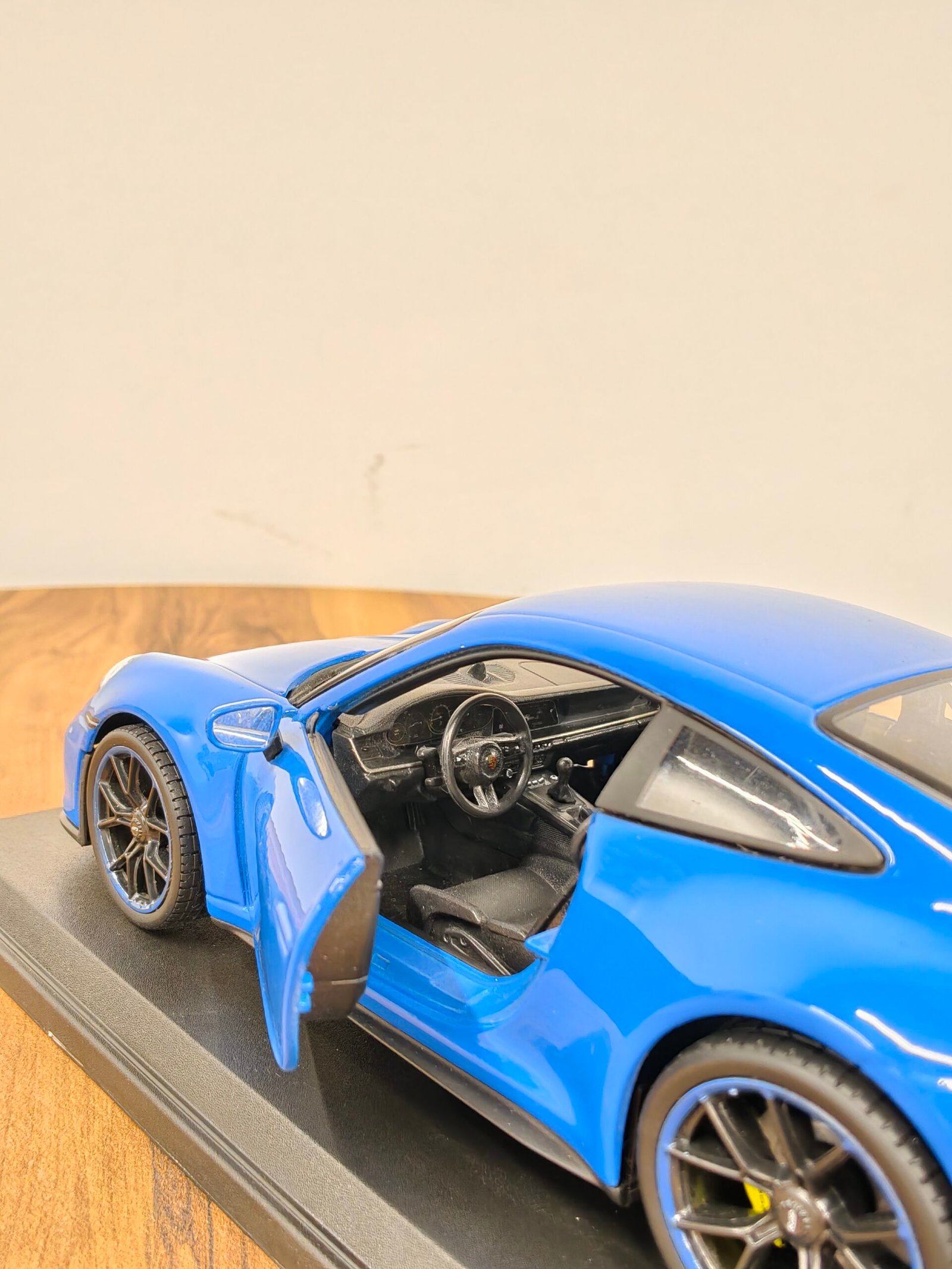 Porsche 911 Gt3 Special Edition 1:18 Blue - Image 6