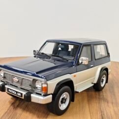 Nissan Patrol GR 1:18 Silver & Blue