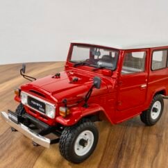 Toyota Land Cruiser  40 Van (Red) 1:18