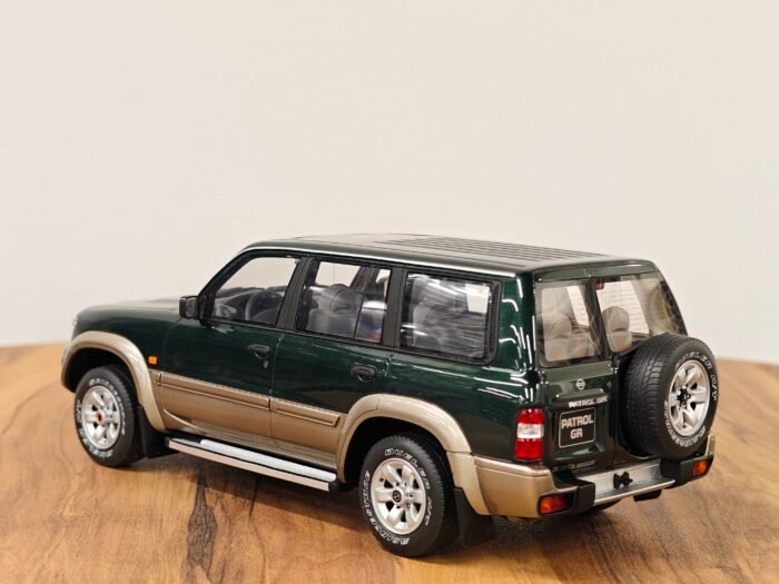 Nissan Patrol GR Y61 Green 1:18 - Image 5