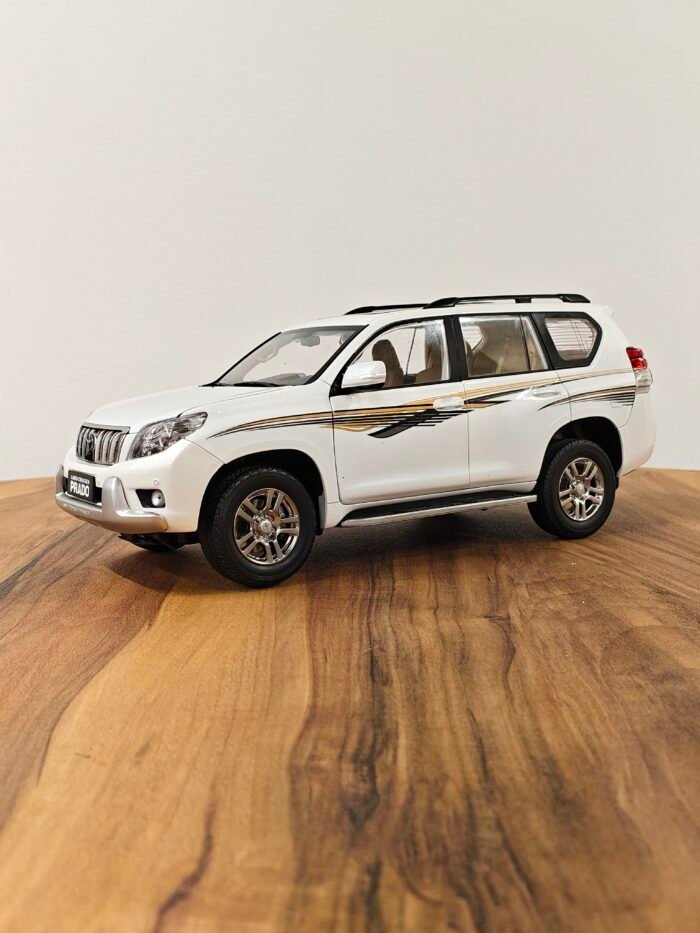 Toyota Land Cruiser Prado Vx (White) 1:18 - Image 7
